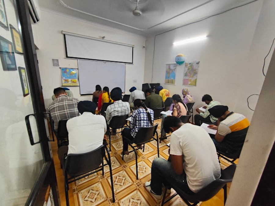 Gyanm College of Competition  SSC Govt Job Exam Bank IBPS Punjab Police Coaching